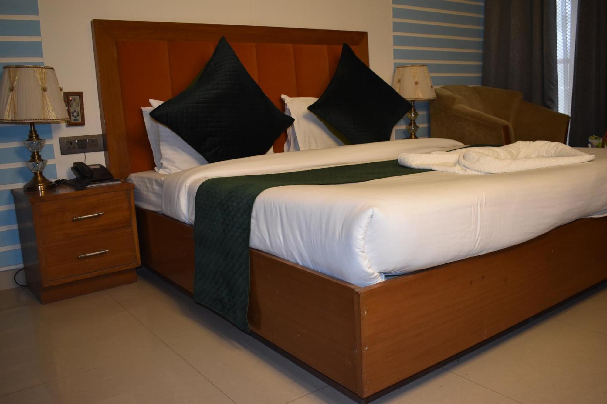 Hotel Padmini Palace Rāni Pokhri Eksteriør bilde