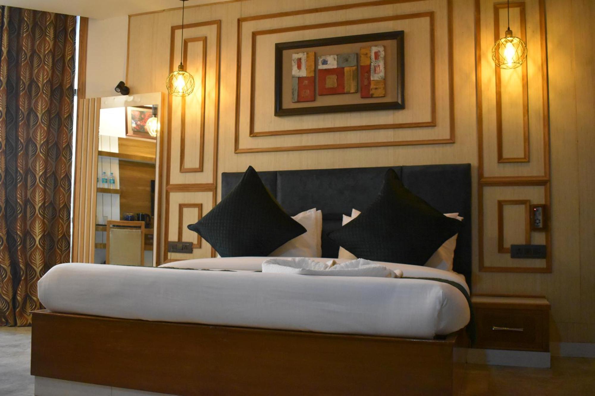 Hotel Padmini Palace Rāni Pokhri Eksteriør bilde
