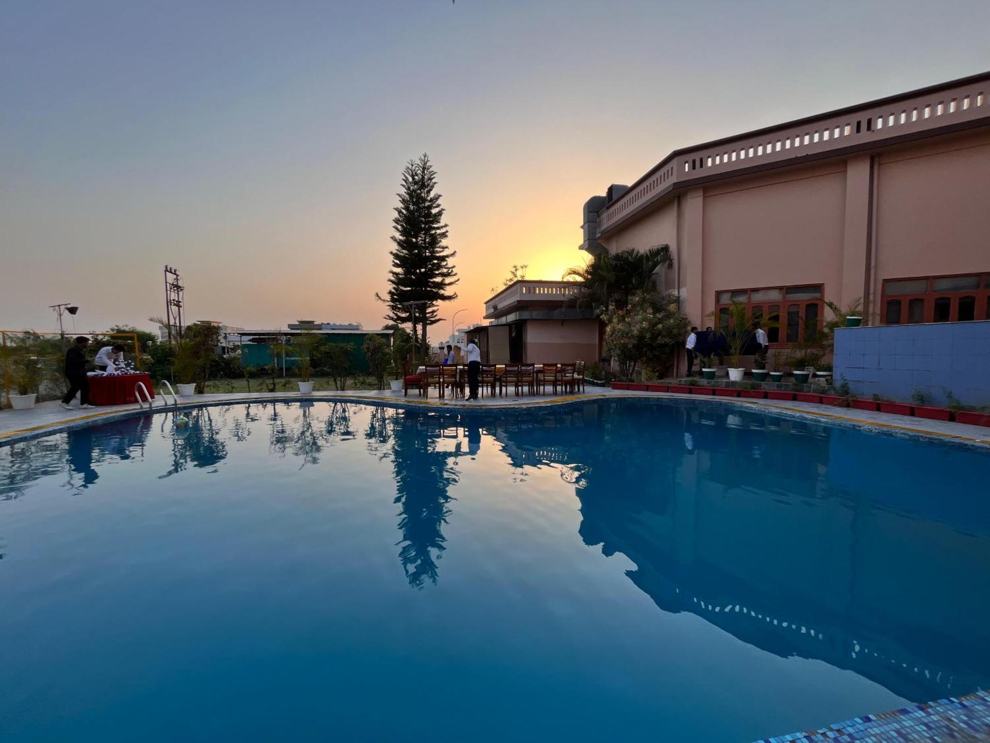 Hotel Padmini Palace Rāni Pokhri Eksteriør bilde